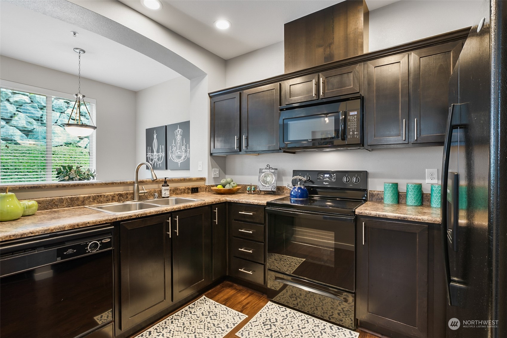 1900 Weaver Road, Unit E101 Snohomish, WA 98290 - Photo 9 of 39 Gallery Image 9