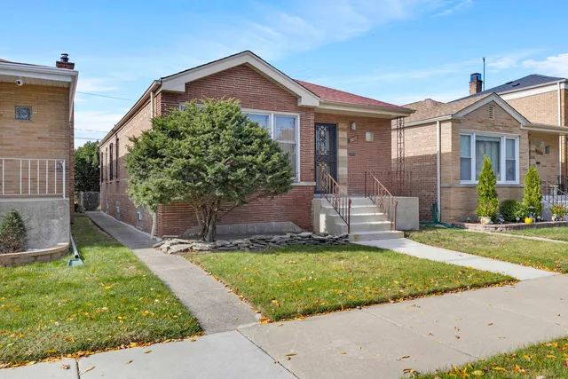 $199,900 | 9018 South Ridgeland Avenue, Chicago, IL 60617