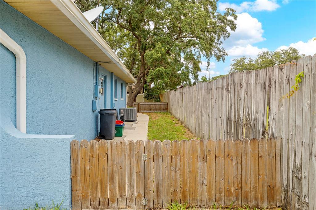 9063 Pemberton Street Spring Hill, FL 34608 - Photo 4 of 36