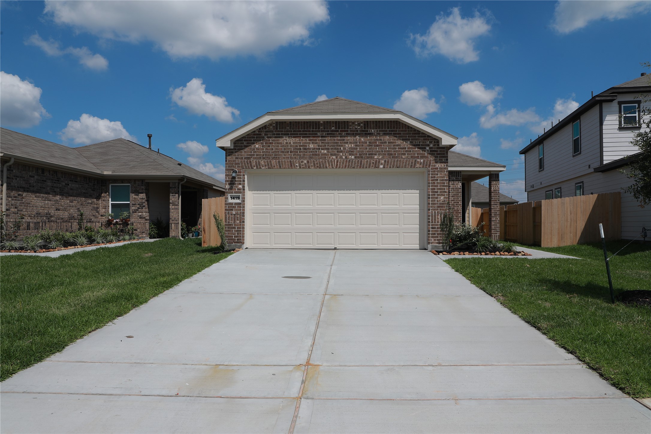 1419 Capitola Lane Rosharon, TX 77583 - Photo 4 of 41