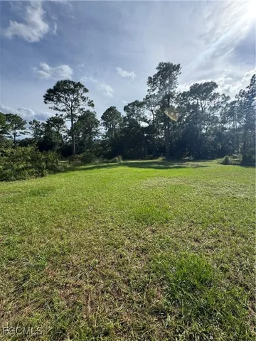 a picture of a tennis court