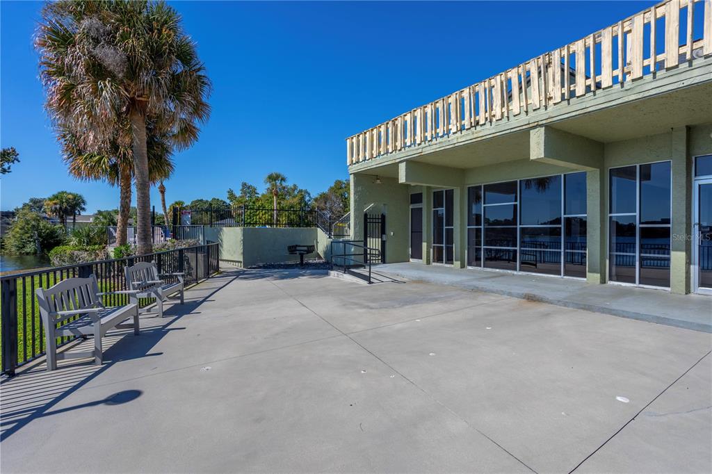 902 Lake Destiny Road, Unit C Altamonte Springs, FL 32714 - Photo 20 of 24 front view of a house with a garden