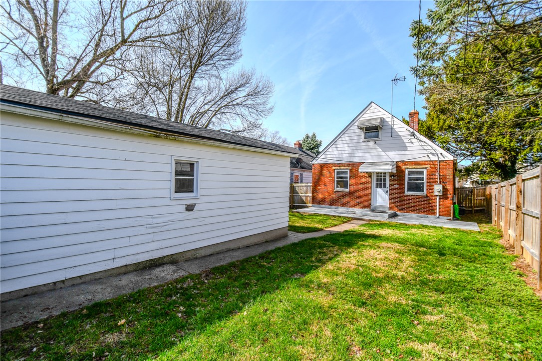 816 South Smithville Road Dayton, OH 45403 - Photo 31 of 33 This charming home offers a spacious private yard and convenient detached garage.
