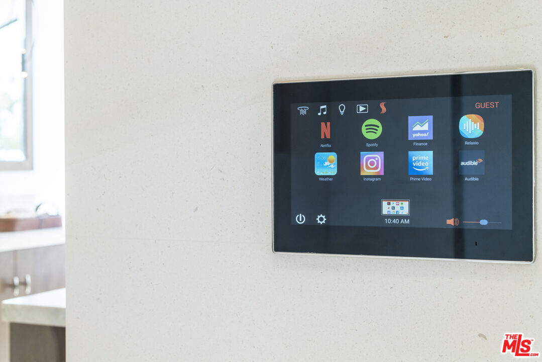 929 Marco Place Venice, CA 90291 - Photo 21 of 38 a view of an empty room