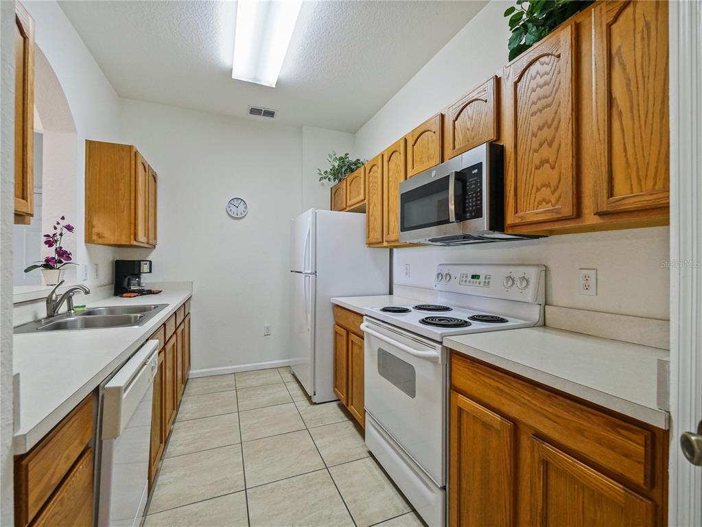 7675 Comrow Street, Unit 402 Kissimmee, FL 34747 - Photo 13 of 53 Gallery Image 13
