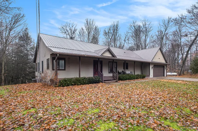 $560,000 | 4581 Maple Island Road, Ravenna, MI 49451