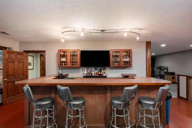 $560,000 | 4581 Maple Island Road, Ravenna, MI 49451