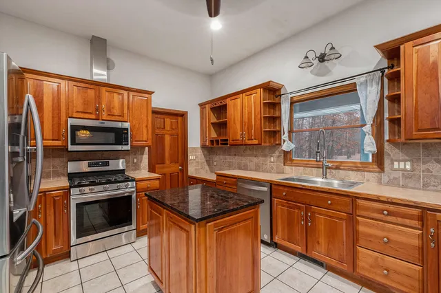 $560,000 | 4581 Maple Island Road, Ravenna, MI 49451