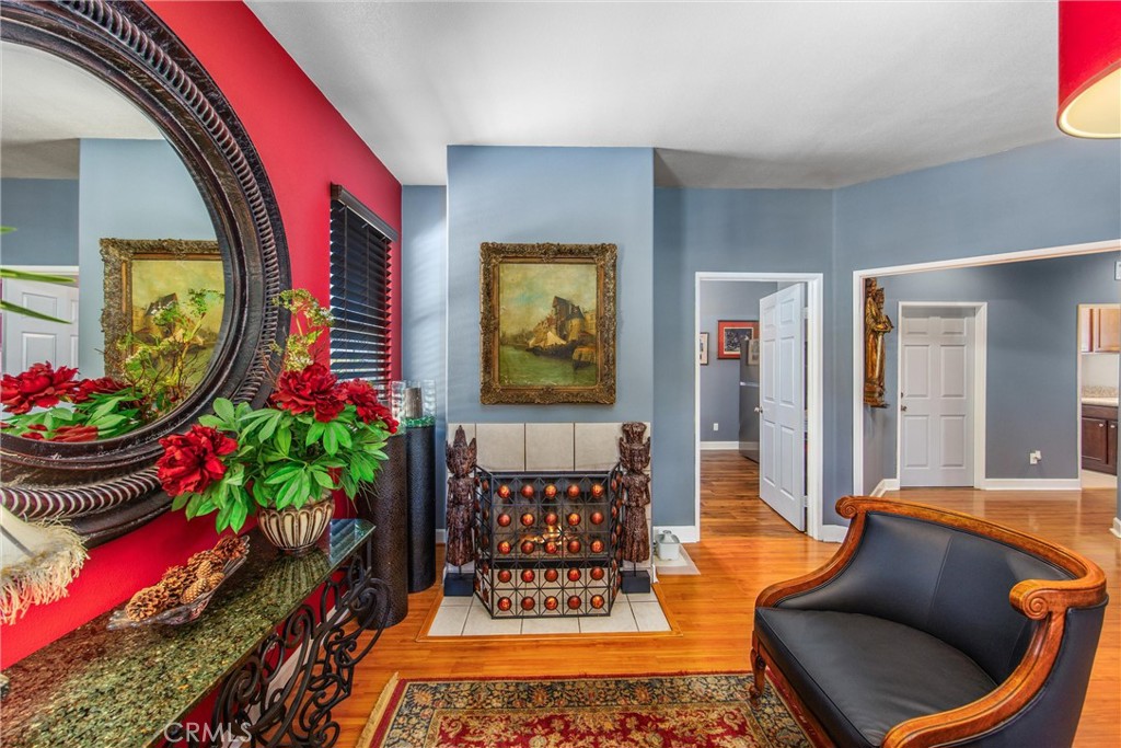 47298 Twin Pines Road Banning, CA 92220 - Photo 20 of 65 a living room with furniture and a potted plant