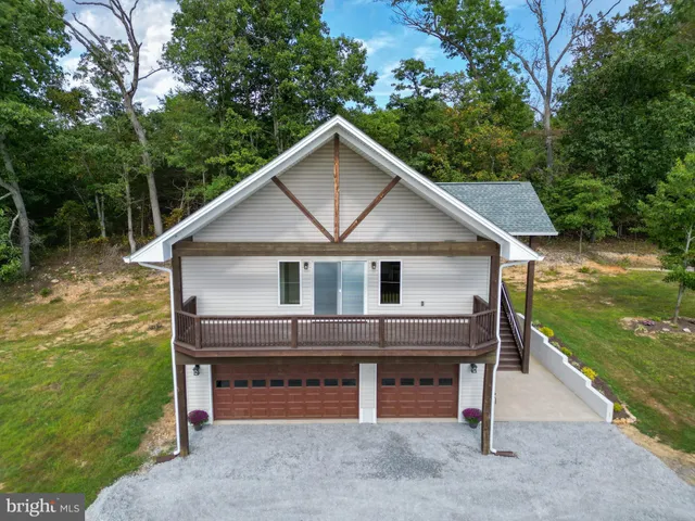 $749,900 | 385 South McDaniel Lane, Shenandoah, VA 22849