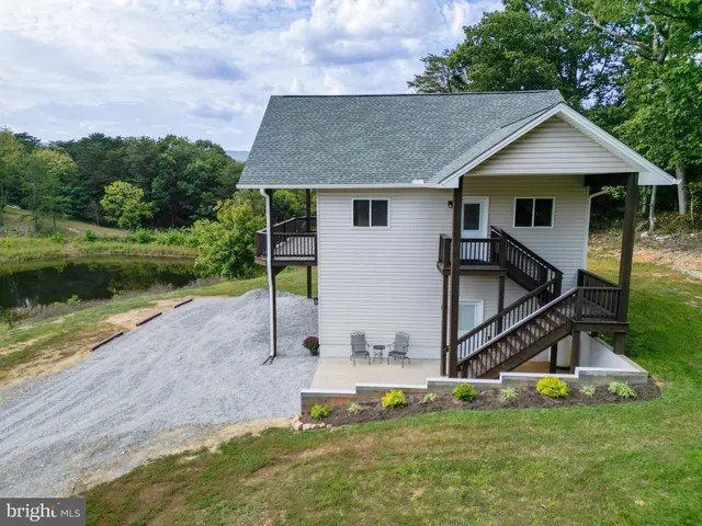 $749,900 | 385 South McDaniel Lane, Shenandoah, VA 22849