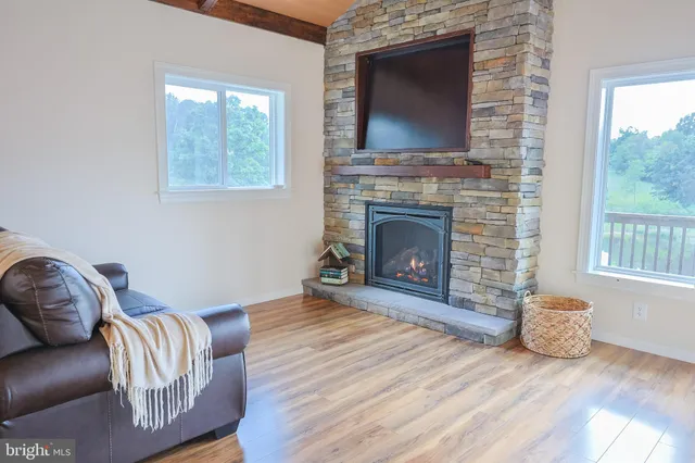 $749,900 | 385 South McDaniel Lane, Shenandoah, VA 22849