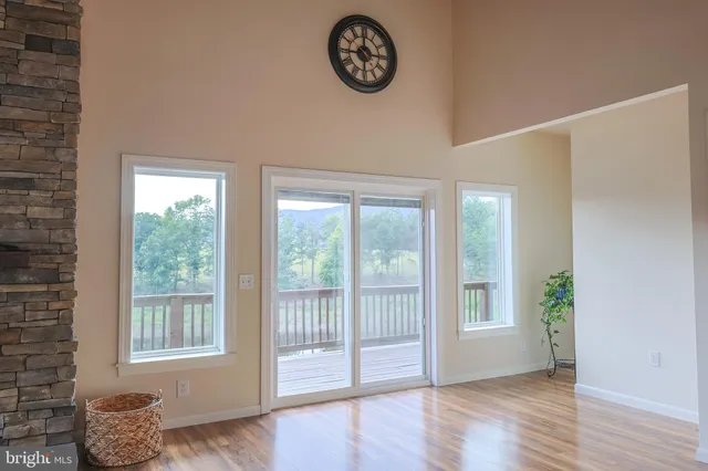 $749,900 | 385 South McDaniel Lane, Shenandoah, VA 22849