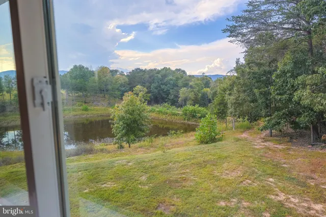 $749,900 | 385 South McDaniel Lane, Shenandoah, VA 22849