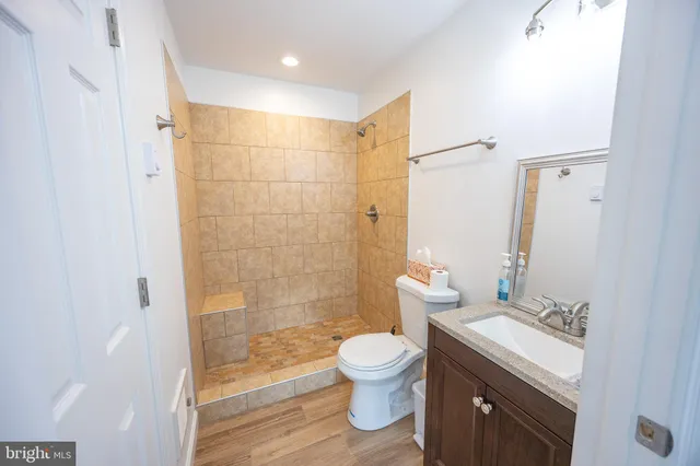 $749,900 | 385 South McDaniel Lane, Shenandoah, VA 22849