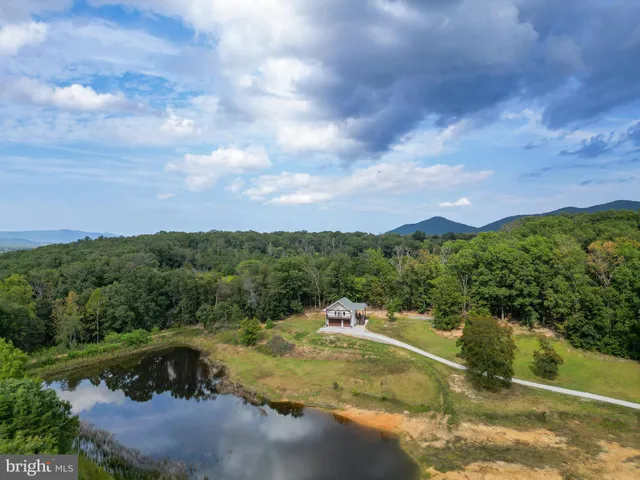 $749,900 | 385 South McDaniel Lane, Shenandoah, VA 22849