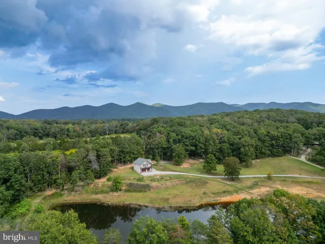 $749,900 | 385 South McDaniel Lane, Shenandoah, VA 22849