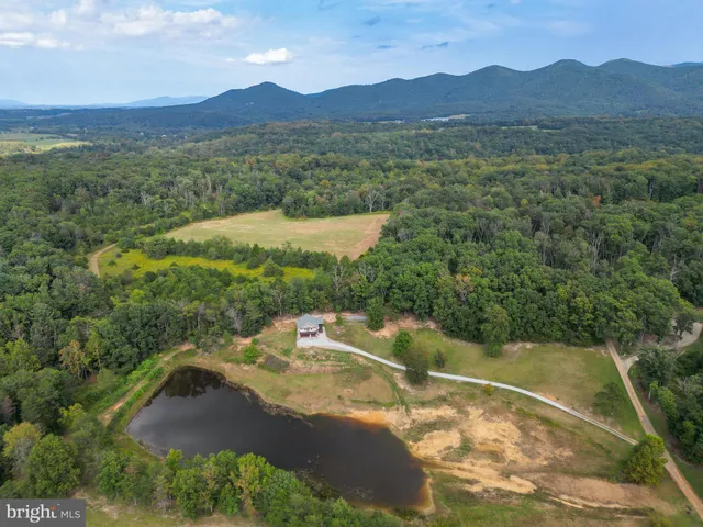 $749,900 | 385 South McDaniel Lane, Shenandoah, VA 22849