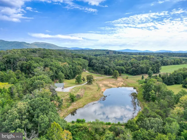 $749,900 | 385 South McDaniel Lane, Shenandoah, VA 22849