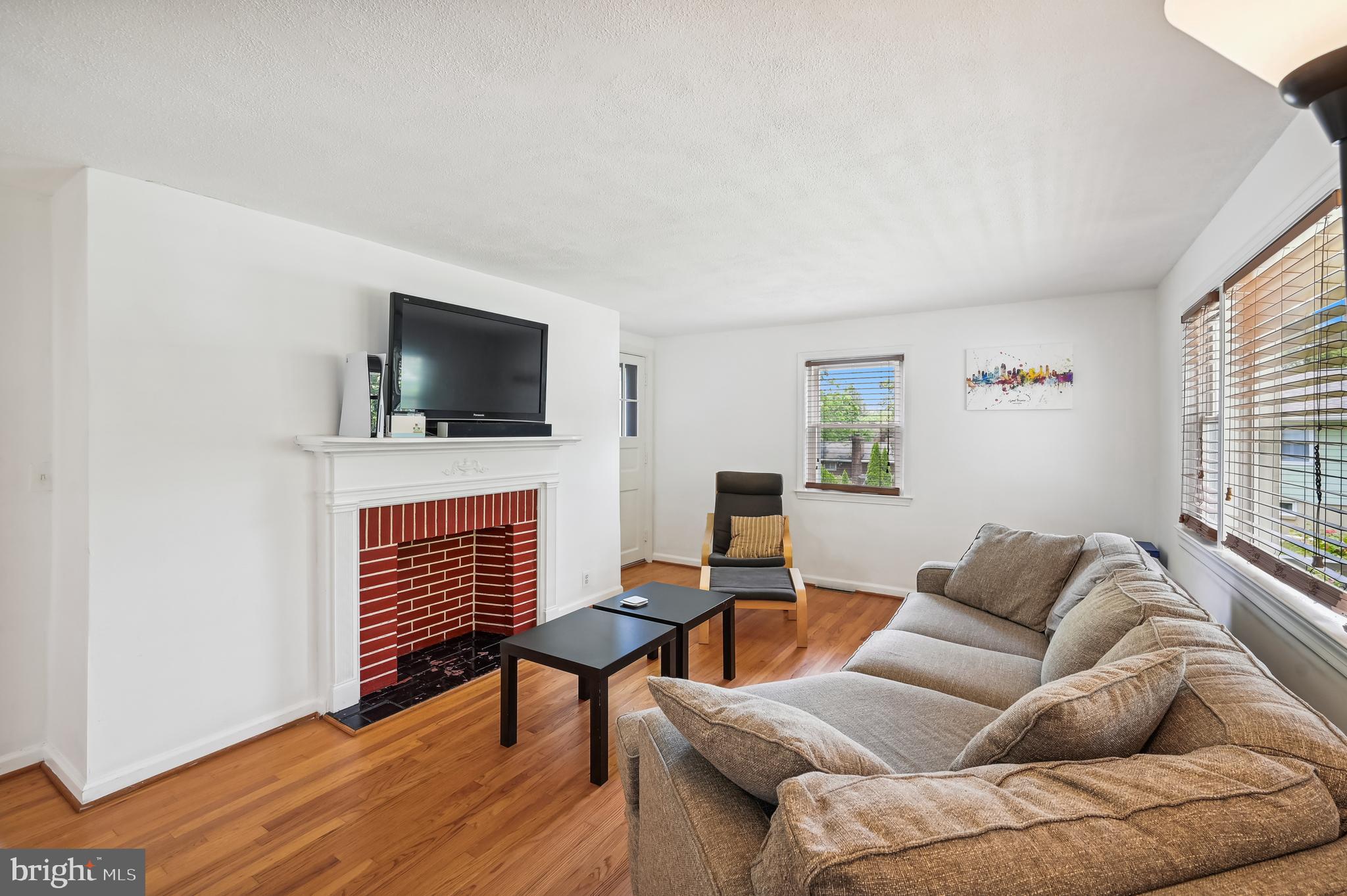 1405 Shefford Road Baltimore, MD 21239 - Photo 5 of 36