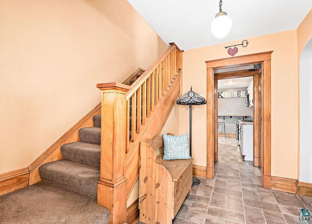11 3rd Street Proctor, MN 55810 - Photo 4 of 34 Gallery Image 4