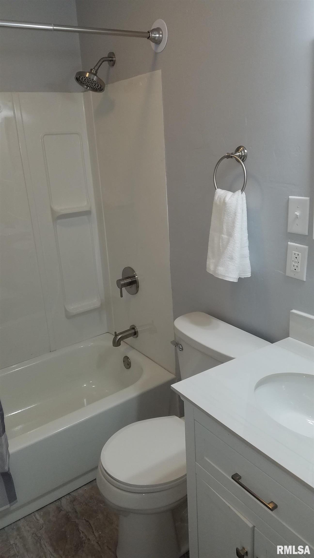 2 Manor Court Springfield, IL 62703 - Photo 7 of 10