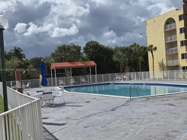 $2,200 | 6970 Northwest 186th Street, Unit 3307, Hialeah, FL 33015