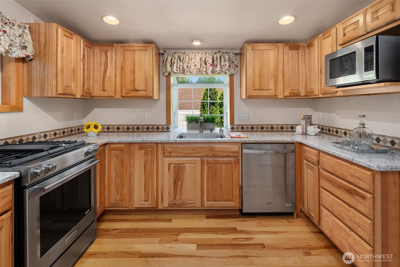 121 Northeast Cherokee Beach Road Belfair, WA 98528 - Photo 9 of 33