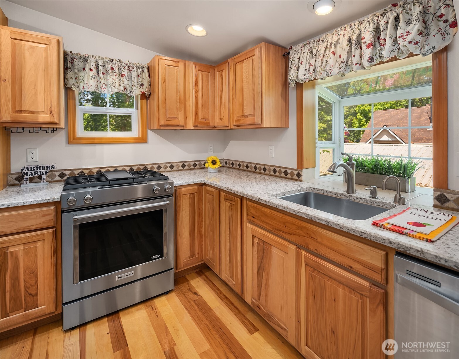 121 Northeast Cherokee Beach Road Belfair, WA 98528 - Photo 10 of 33