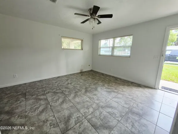 $1,200 | 603 Magnolia Avenue, Crescent City, FL 32112