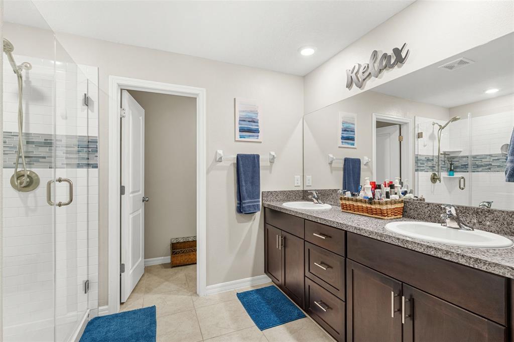 9823 Lemon Drop Loop Ruskin, FL 33573 - Photo 23 of 56 Gallery Image 23