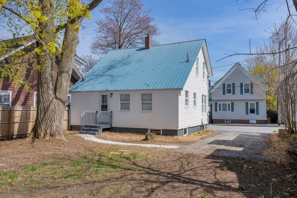 $289,000 | 26 Vernon Street, Auburn, ME 04210