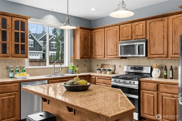 $699,000 | 1801 30th Avenue Southwest, Puyallup, WA 98373
