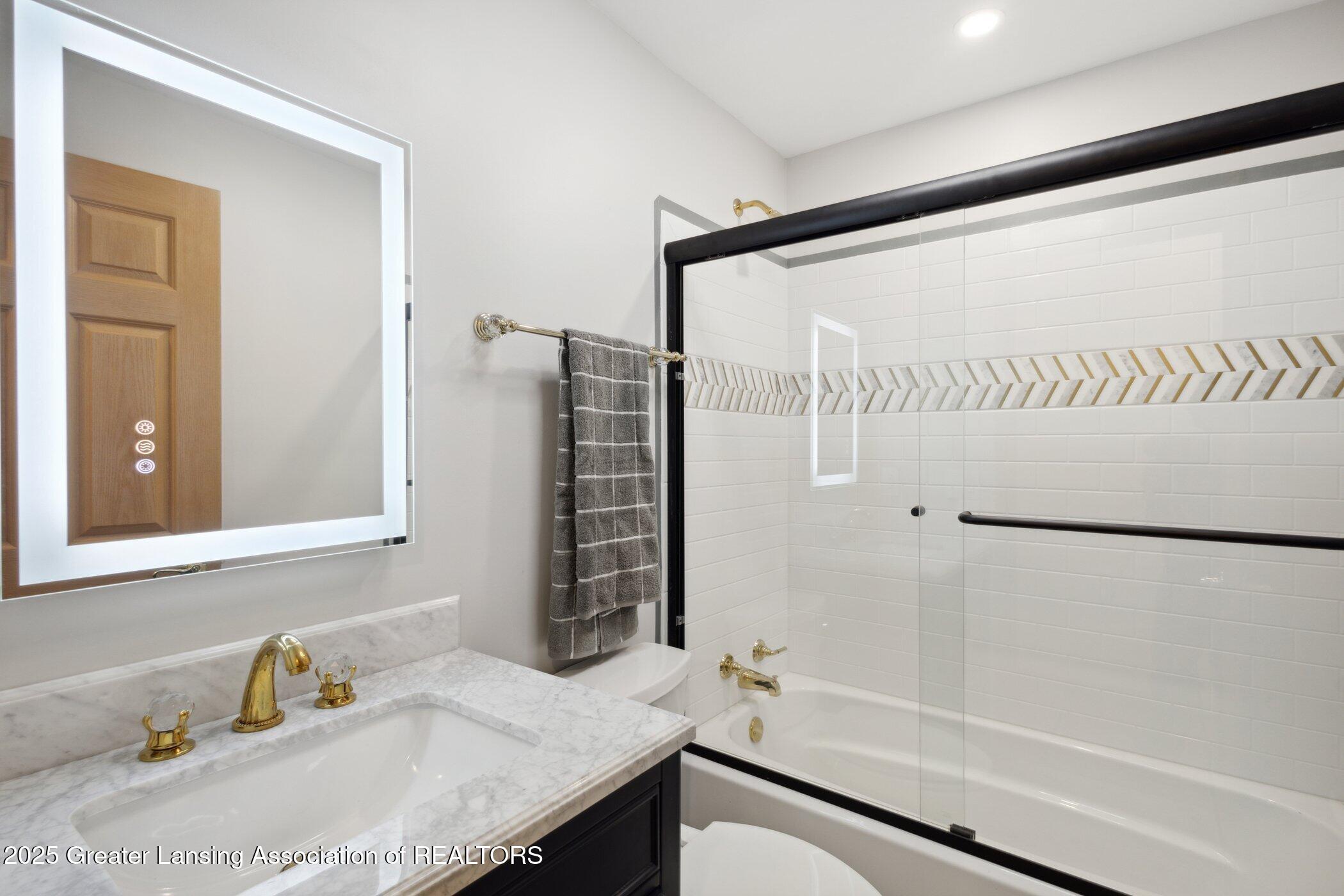 1346 East Howe Road Dewitt, MI 48820 - Photo 31 of 59 1346-E-Howe-Rd-DeWitt-MI-48820-WindowSti
