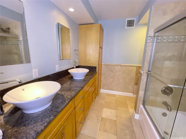 $3,950 | 500 Lunalilo Home Road, Unit 21J, Honolulu, HI 96825