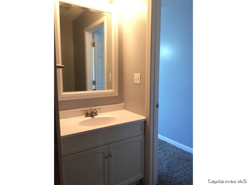 3828 Viking Boulevard Springfield, IL 62712 - Photo 21 of 27 Gallery Image 21