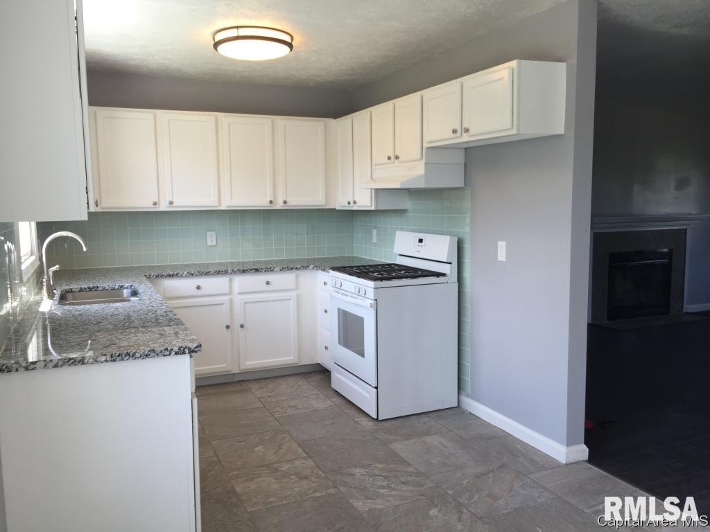 3828 Viking Boulevard Springfield, IL 62712 - Photo 6 of 27 Gallery Image 6