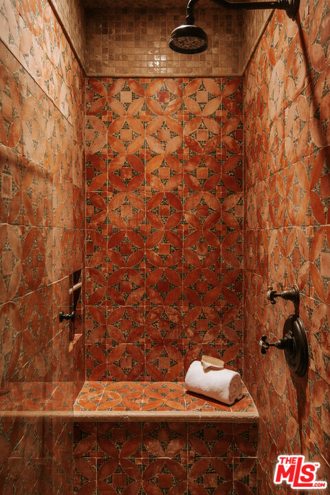 1437 Queens Road Los Angeles, CA 90069 - Photo 11 of 24