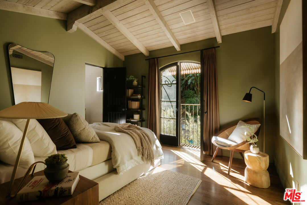 1437 Queens Road Los Angeles, CA 90069 - Photo 14 of 24