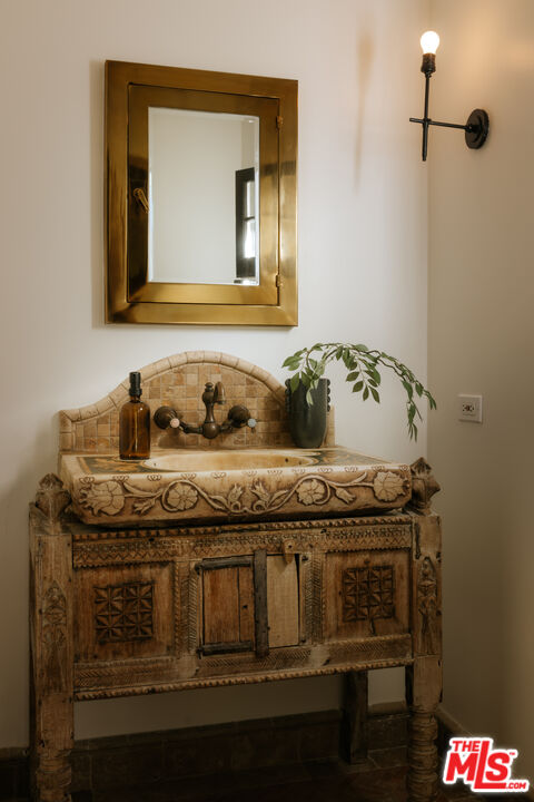 1437 Queens Road Los Angeles, CA 90069 - Photo 15 of 24