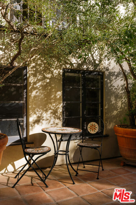 1437 Queens Road Los Angeles, CA 90069 - Photo 23 of 24