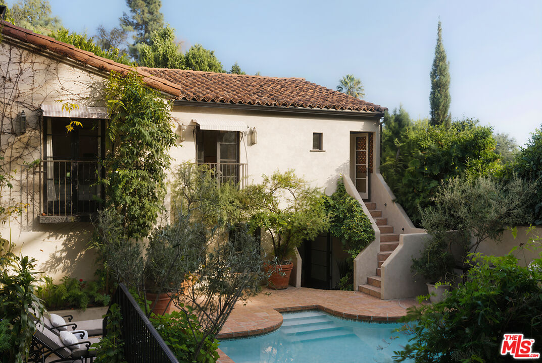 1437 Queens Road Los Angeles, CA 90069 - Photo 5 of 24