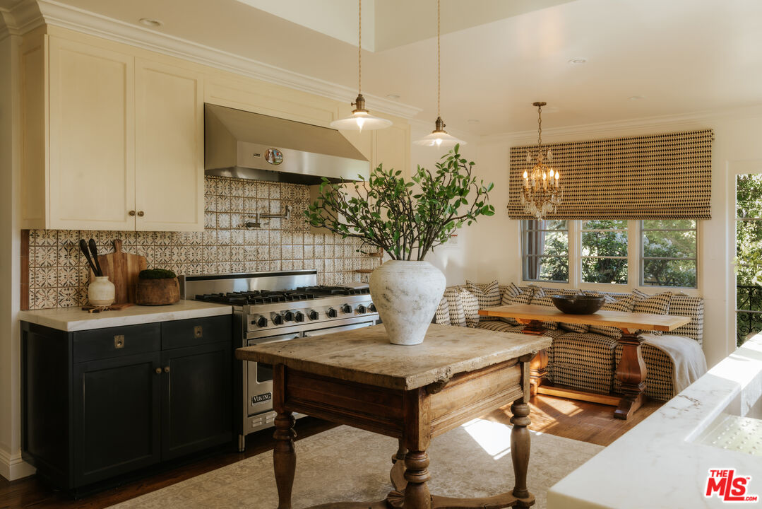 1437 Queens Road Los Angeles, CA 90069 - Photo 7 of 24