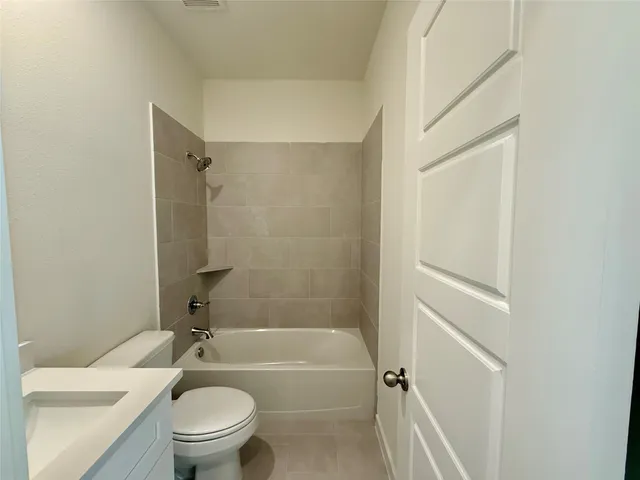 $339,888 | 3210 Emerald Hills Drive, Angleton, TX 77515