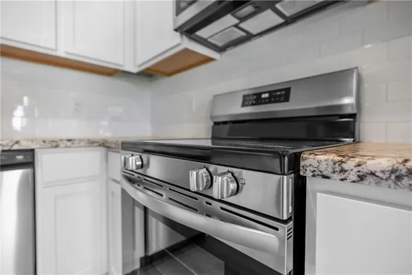 $324,990 | 20222 West 195th Street, Spring Hill, KS 66083