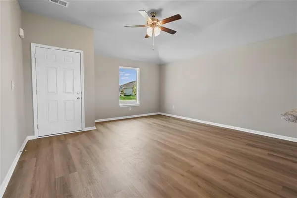 $324,990 | 20222 West 195th Street, Spring Hill, KS 66083