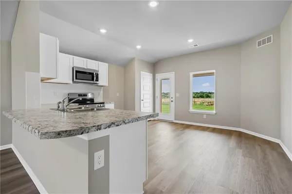 $324,990 | 20222 West 195th Street, Spring Hill, KS 66083