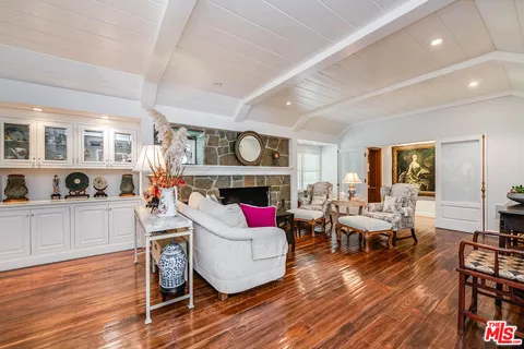 $4,295,000 | 9921 Toluca Lake Avenue, Toluca Lake, CA 91602