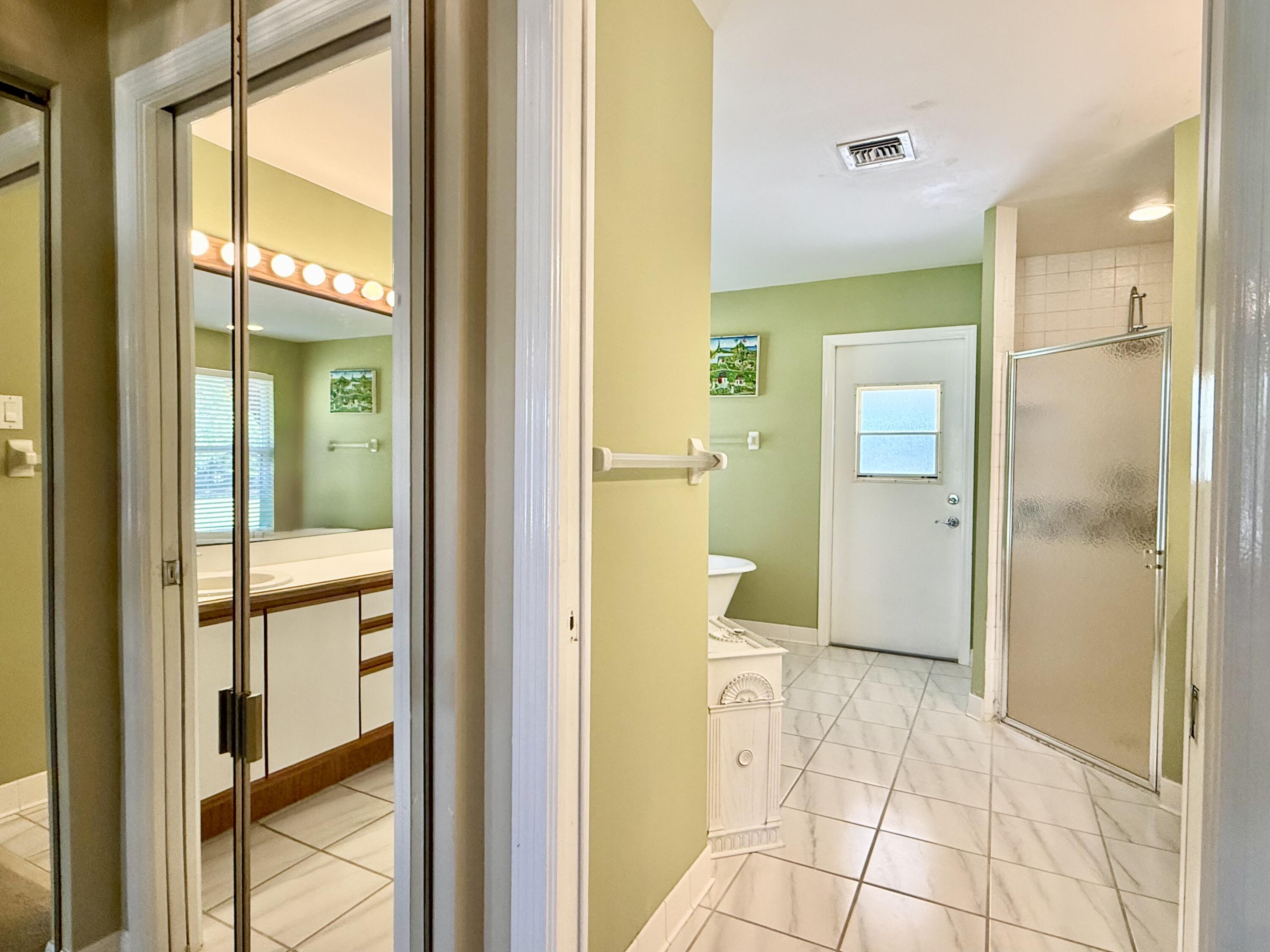 2884 Southeast Ranch Acres Circle Jupiter, FL 33478 - Photo 46 of 93 bathroom 1