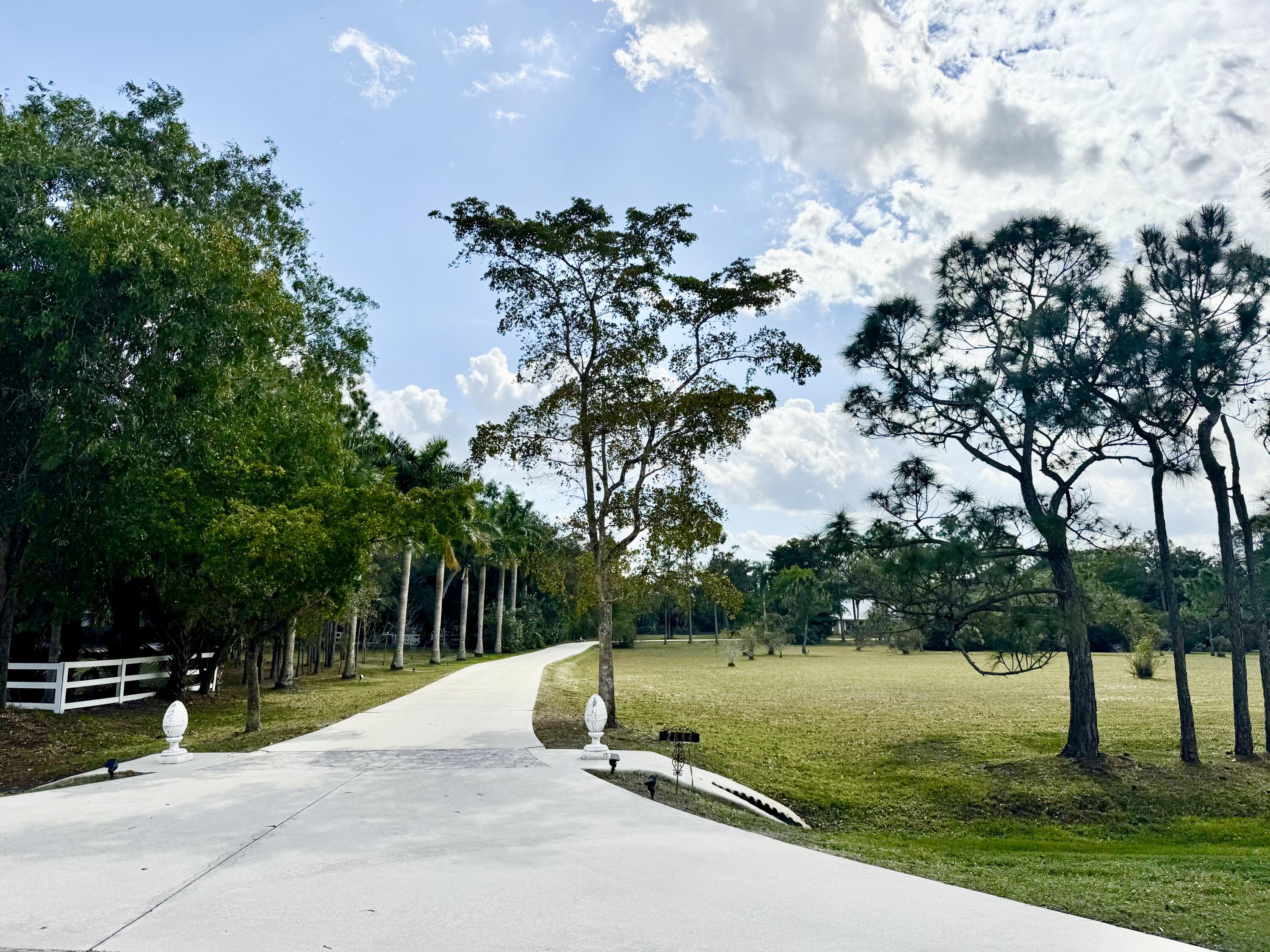 2884 Southeast Ranch Acres Circle Jupiter, FL 33478 - Photo 77 of 93 Driveway